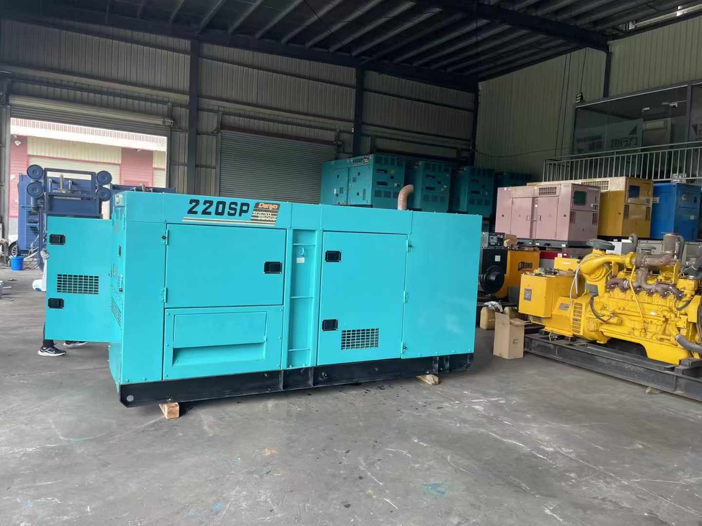 广南800kW 柴油发电机的输出电流波动范围是多少？