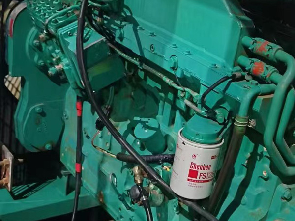 广南如何确定新的发电机组控制系统是否与原系统兼容？