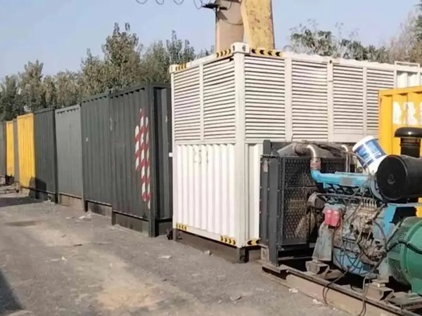 广南200KW柴油发电机机组每小时油耗是多少？