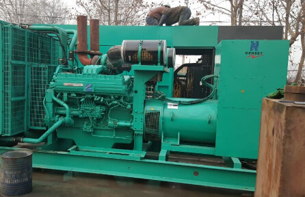 广南发电机组如何判断水冷式机油散热器内部是否需要清洗？